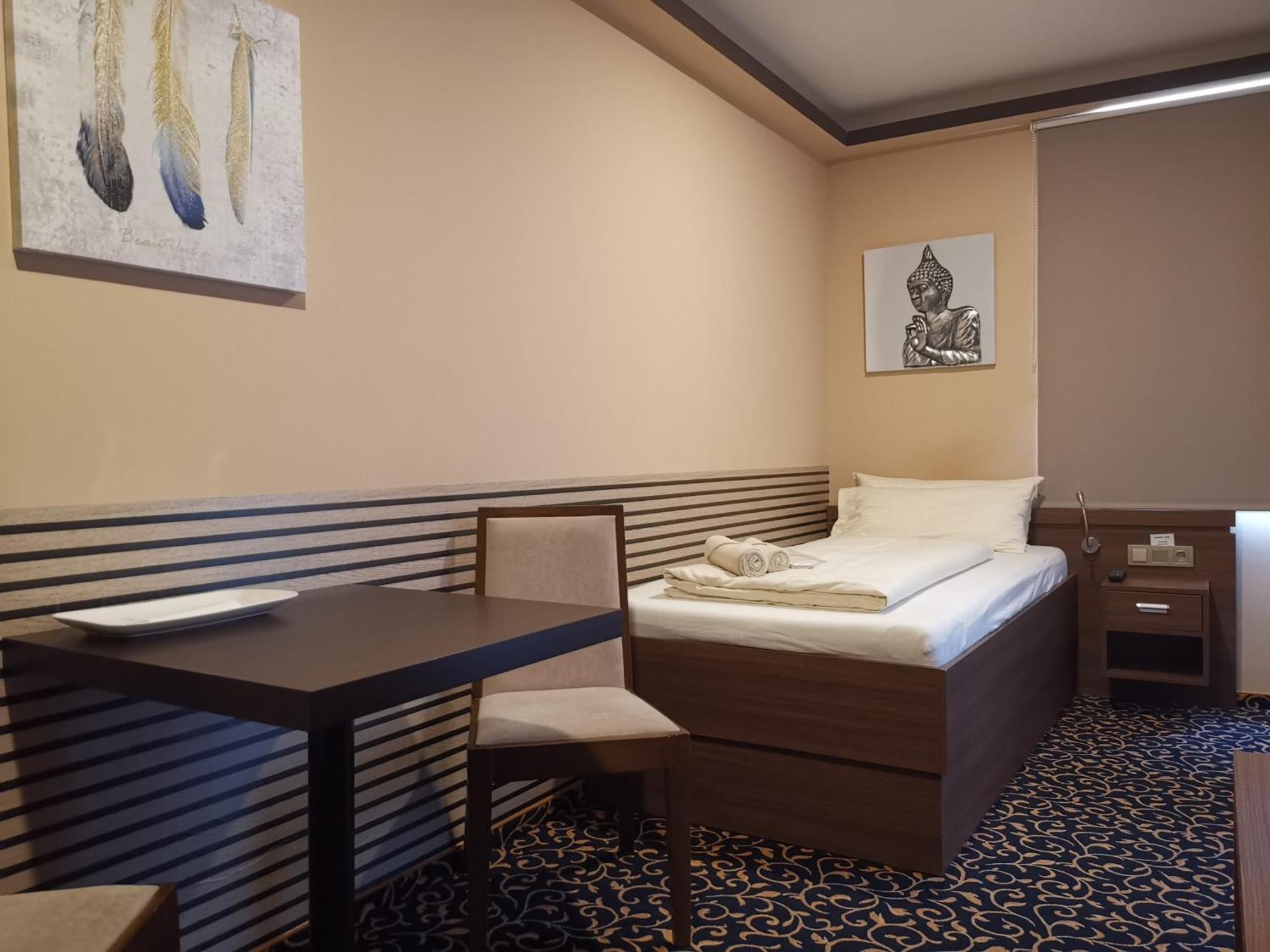 Hotel Zum Weissen Ochsen Aalen Exteriör bild