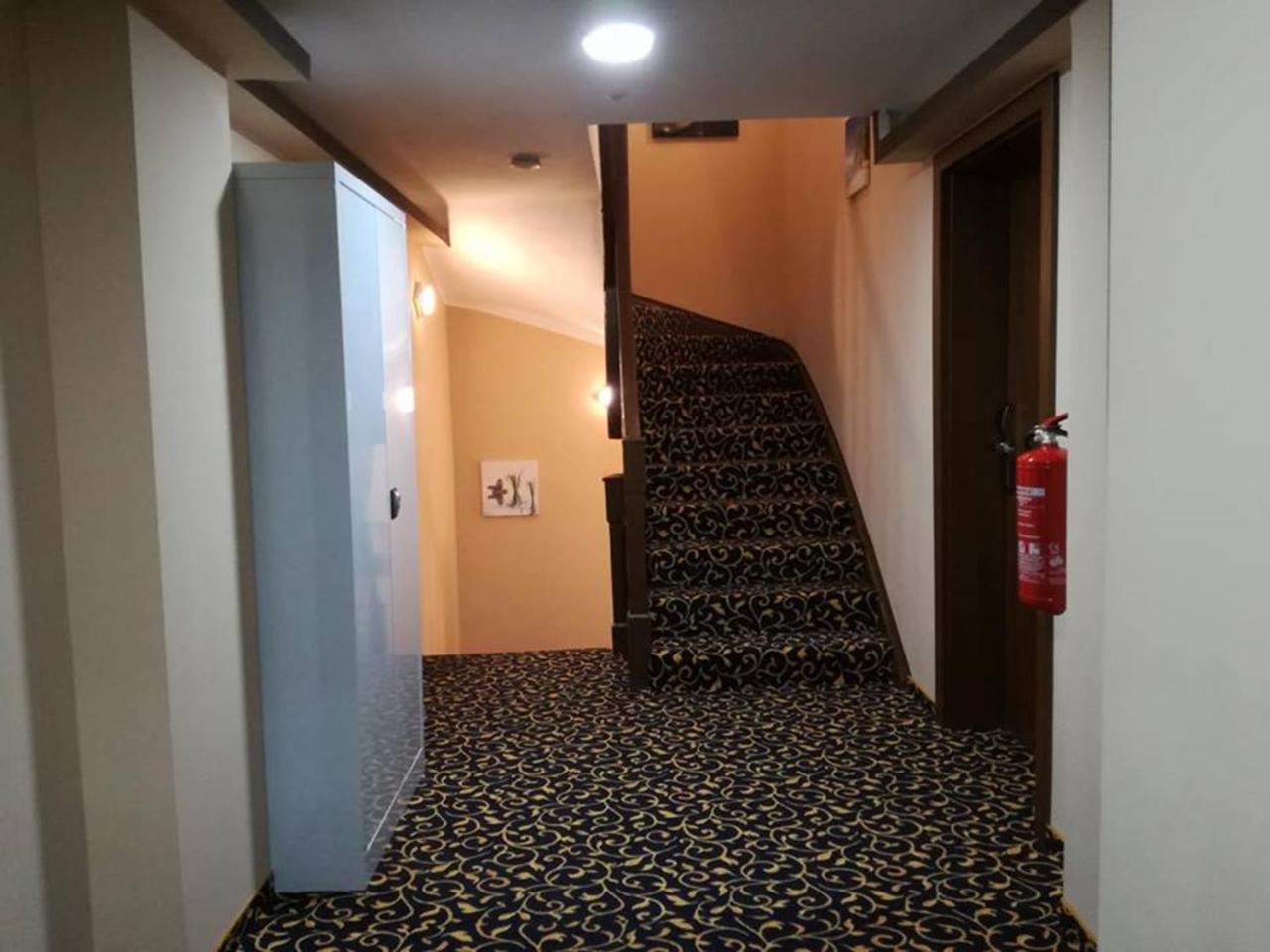 Hotel Zum Weissen Ochsen Aalen Exteriör bild