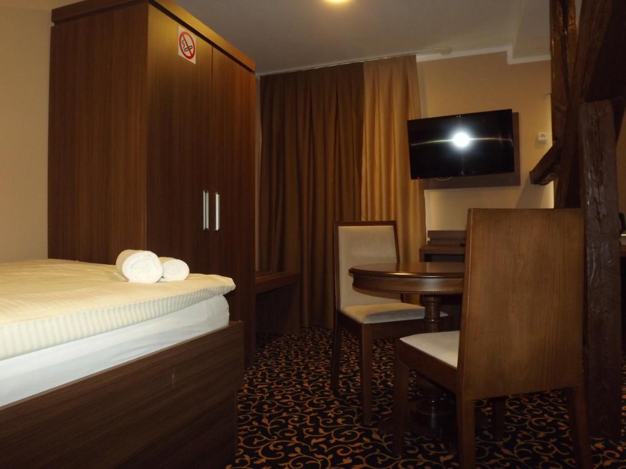 Hotel Zum Weissen Ochsen Aalen Exteriör bild