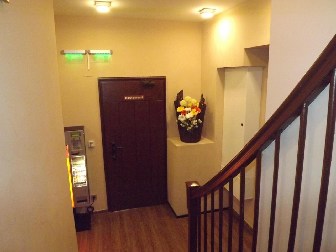 Hotel Zum Weissen Ochsen Aalen Exteriör bild