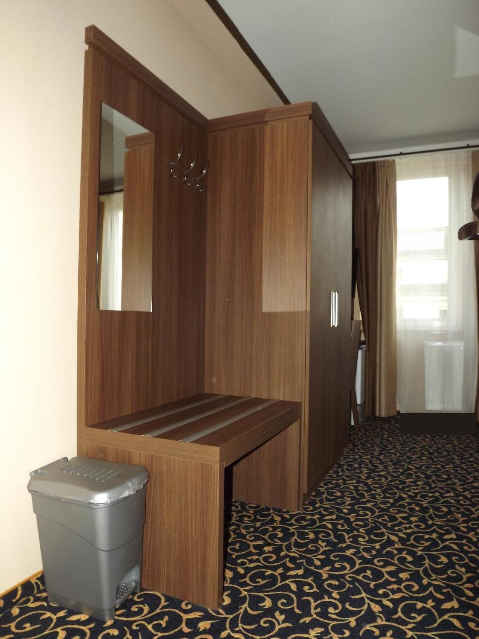 Hotel Zum Weissen Ochsen Aalen Exteriör bild