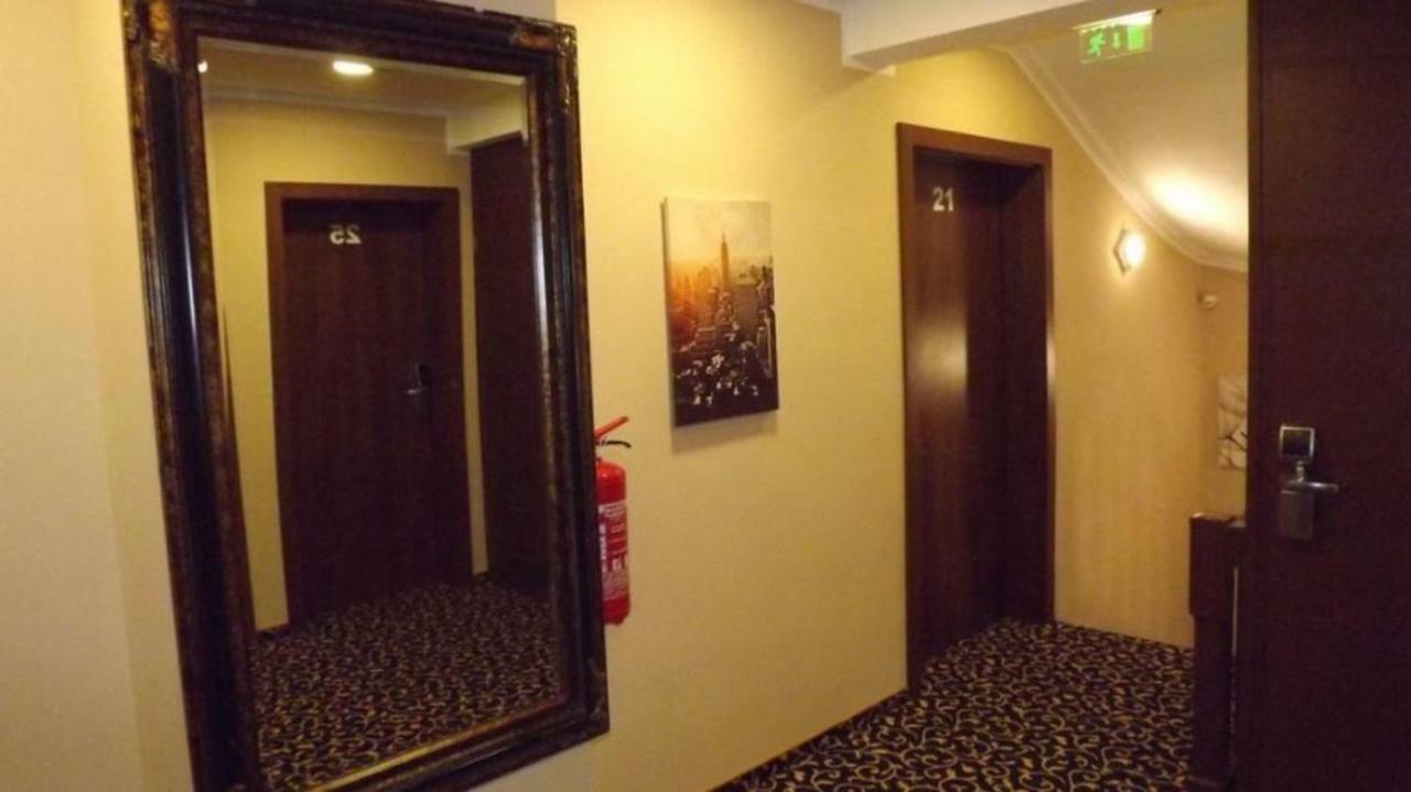 Hotel Zum Weissen Ochsen Aalen Exteriör bild